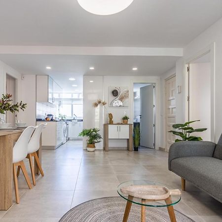 Boooom!!! Apartment With Swimming Pool サロウ エクステリア 写真