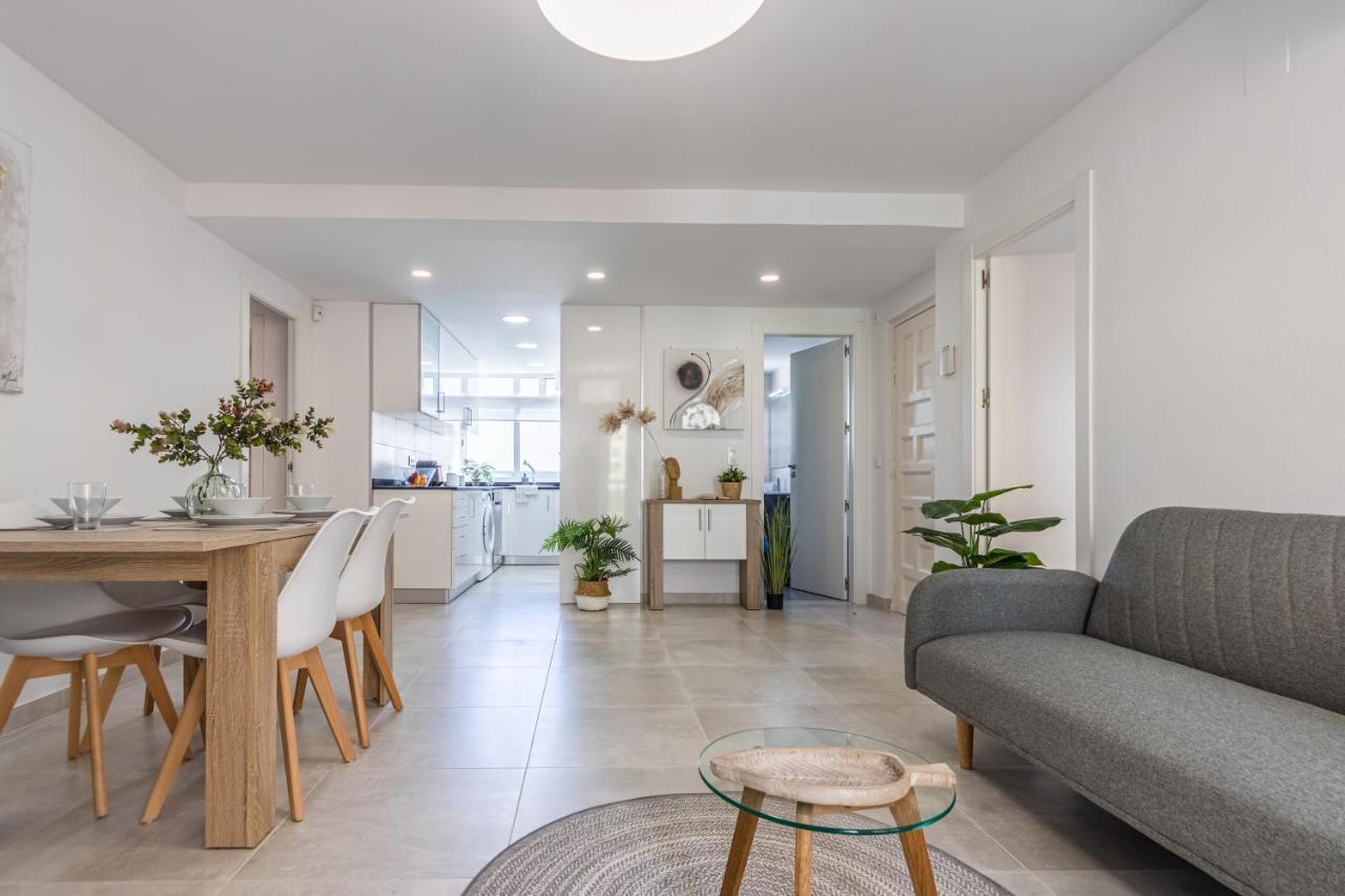 Boooom!!! Apartment With Swimming Pool サロウ エクステリア 写真