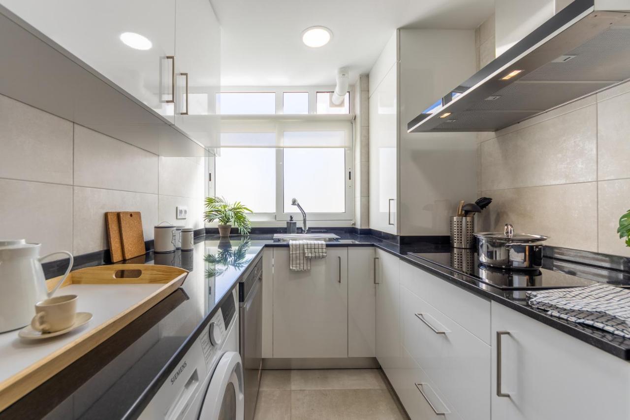 Boooom!!! Apartment With Swimming Pool サロウ エクステリア 写真