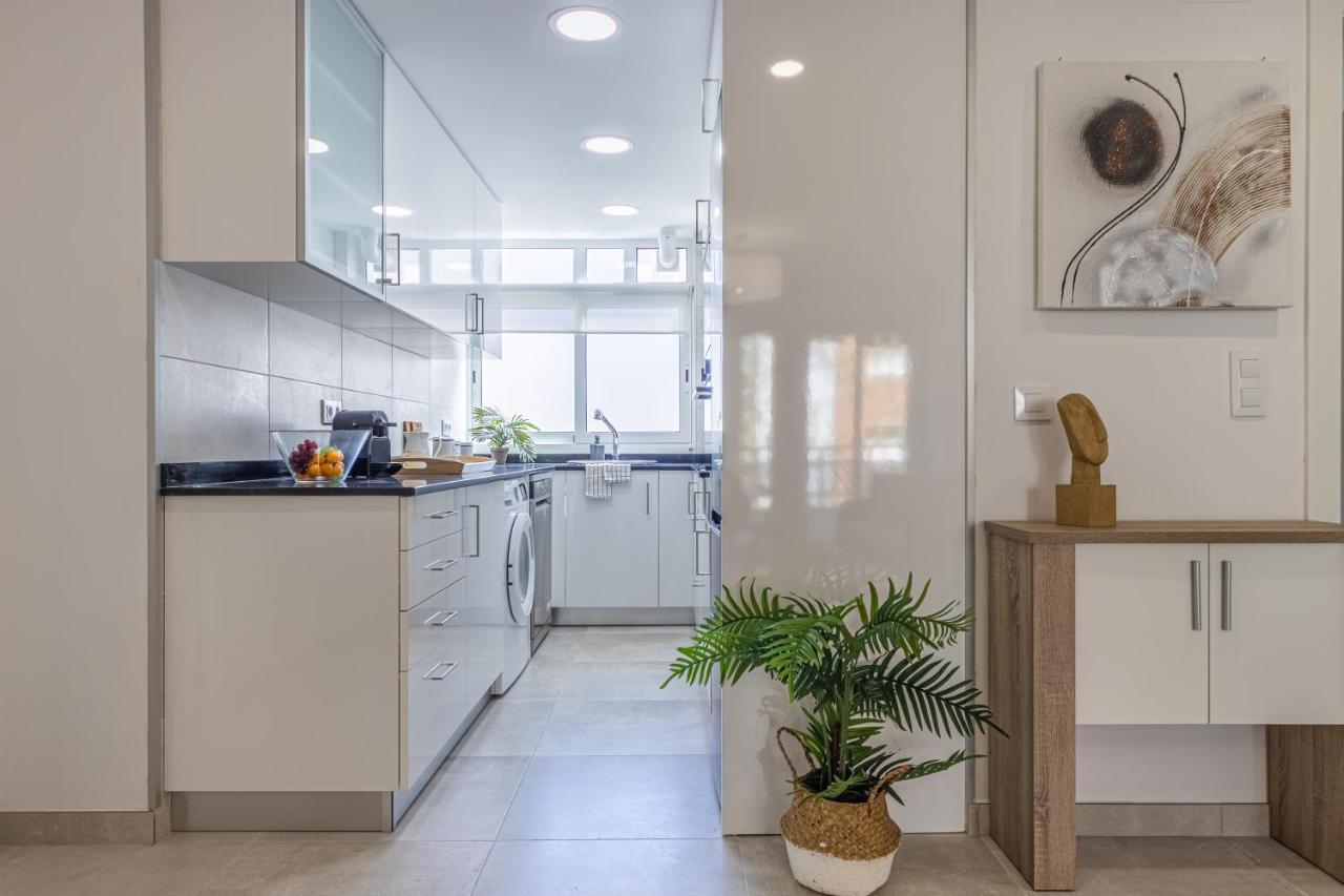 Boooom!!! Apartment With Swimming Pool サロウ エクステリア 写真