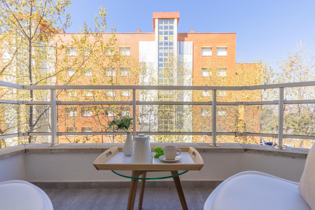 Boooom!!! Apartment With Swimming Pool サロウ エクステリア 写真