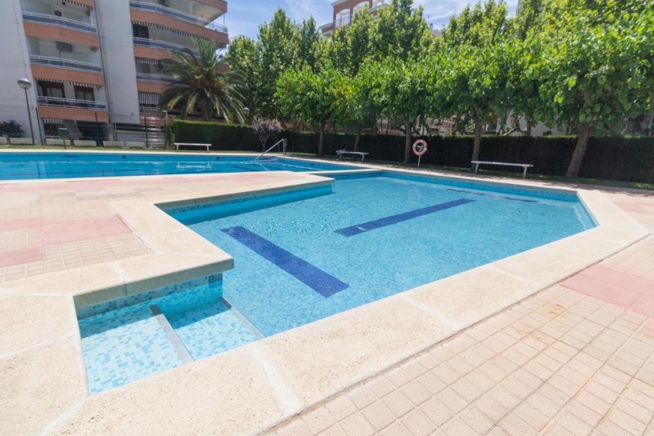 Boooom!!! Apartment With Swimming Pool サロウ エクステリア 写真