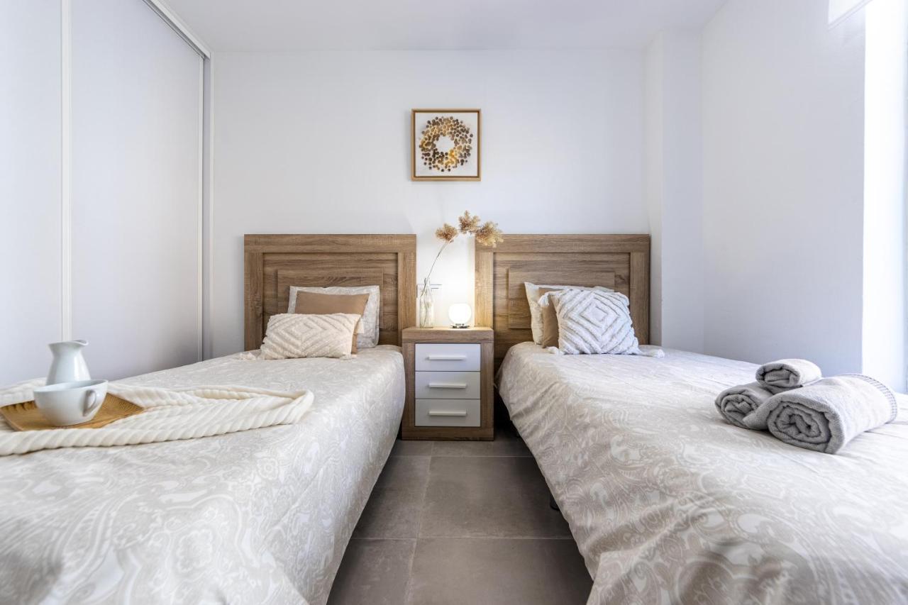 Boooom!!! Apartment With Swimming Pool サロウ エクステリア 写真